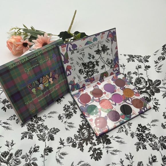 Saints Angels Sinners Friendsgiving eyeshadow palette - Picture 9 of 14